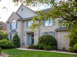 91 Millstone Dr, Troy, MI 48084