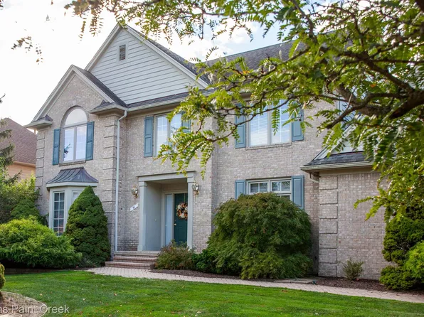 91 Millstone Dr, Troy, MI 48084