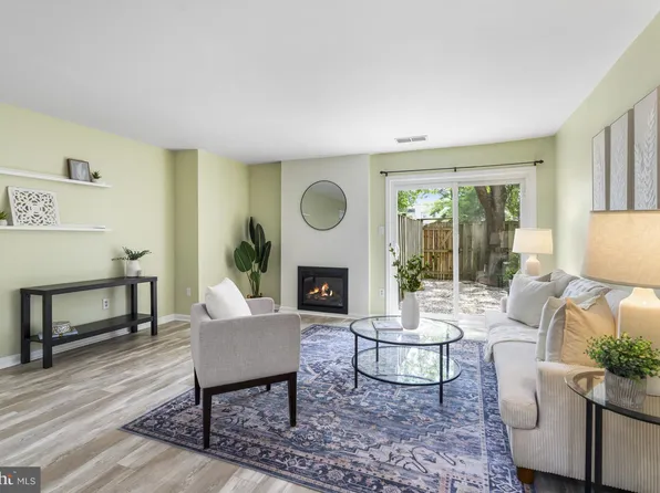 1665 Hart Ct #129, Crofton, MD 21114