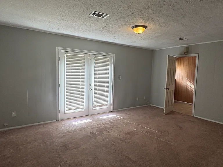 3264 Hackberry Ln — Photo 4