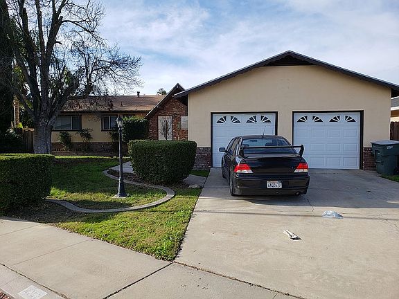 2nd image of 4701 Rollingwood Dr