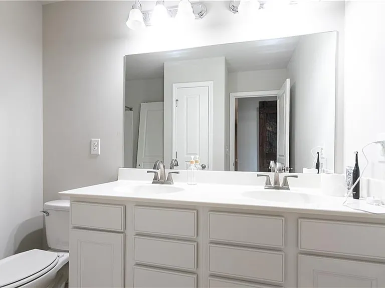 302 Pebblestone Ln — Photo 30