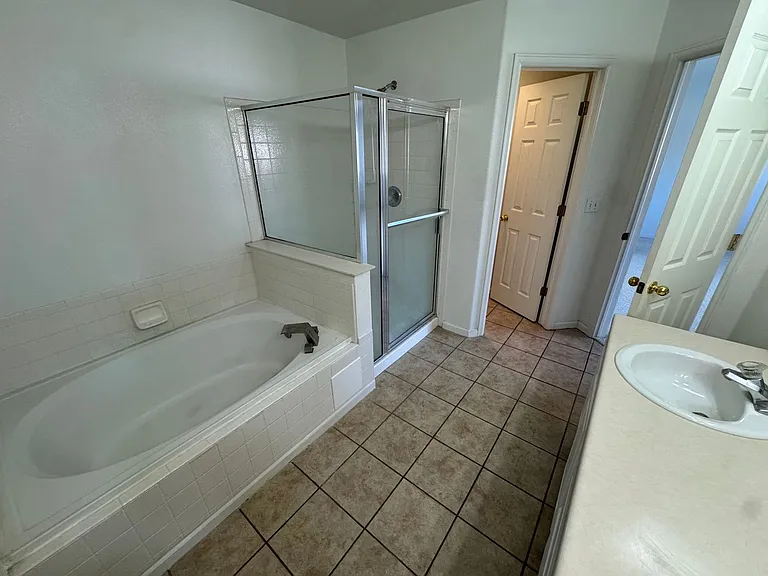 4505 S Auckland Ct — Photo 17