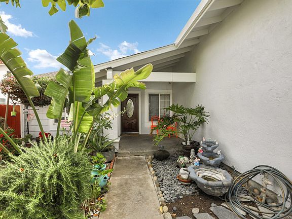 5th image of 2872 Plumas Dr