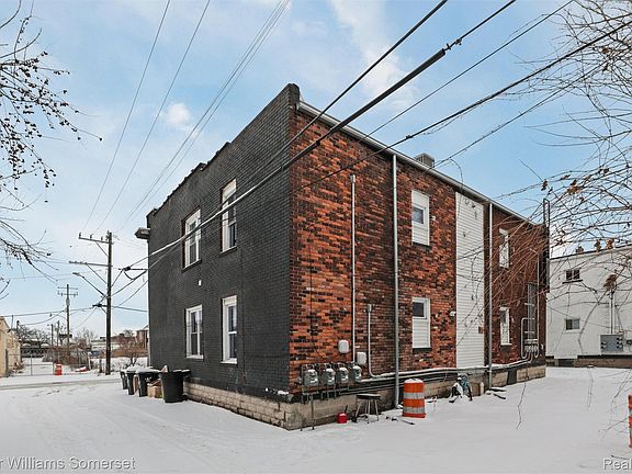 4th image of 1119 Custer St