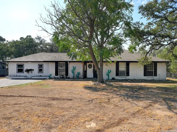 2049 STALLION SPRINGS DR, Fischer, TX 78623