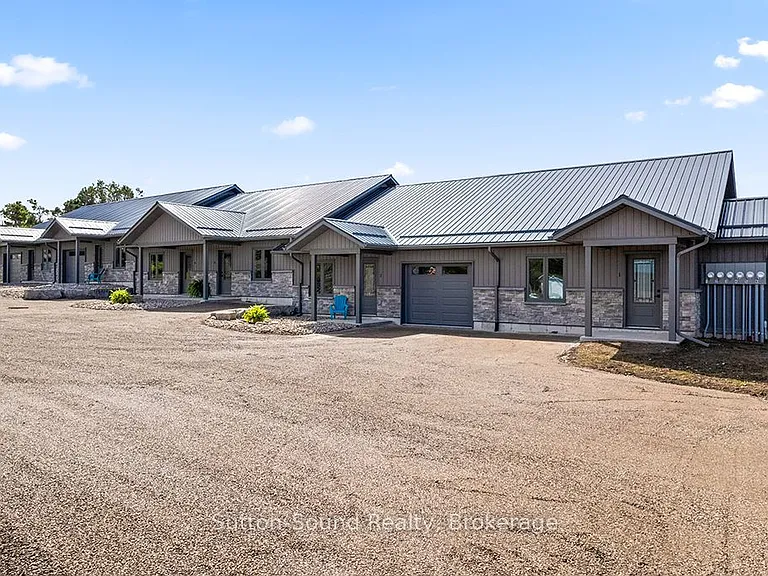 18 Maple Golf Cres #3 — Photo 6