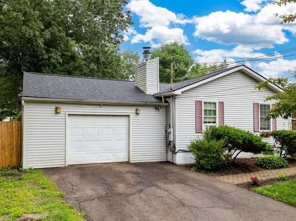 31 Hilltop Road, Meriden, CT 06451