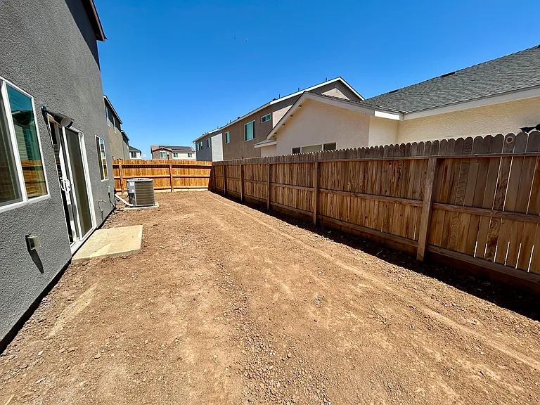 4480 Bellaire Ave — Photo 23