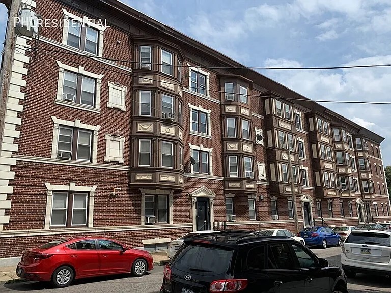 536 W King St #B6 — Photo 2