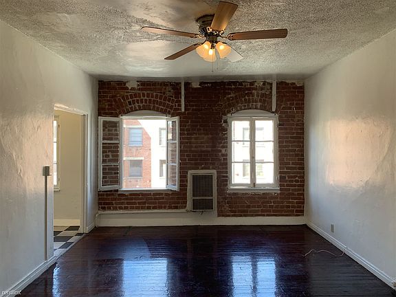 4th image of 746 S Normandie Ave #8402407