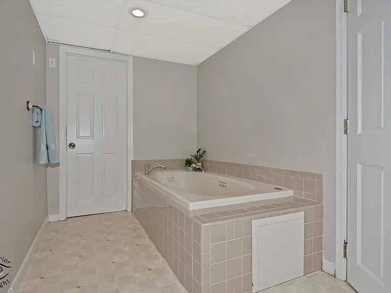 30W150 Foxboro Ct — Photo 29