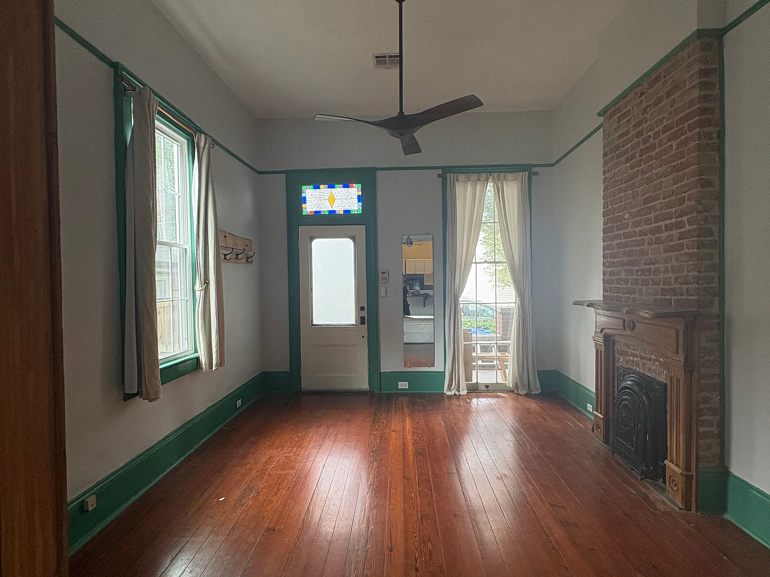 1 bed, 900 sqft, $1,850 — Photo 3