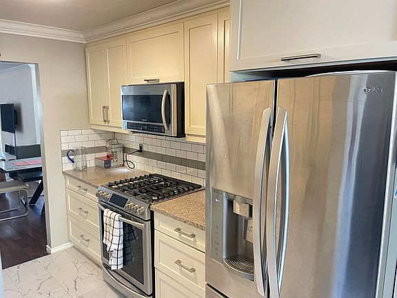 5th image of 10172 141st St #132