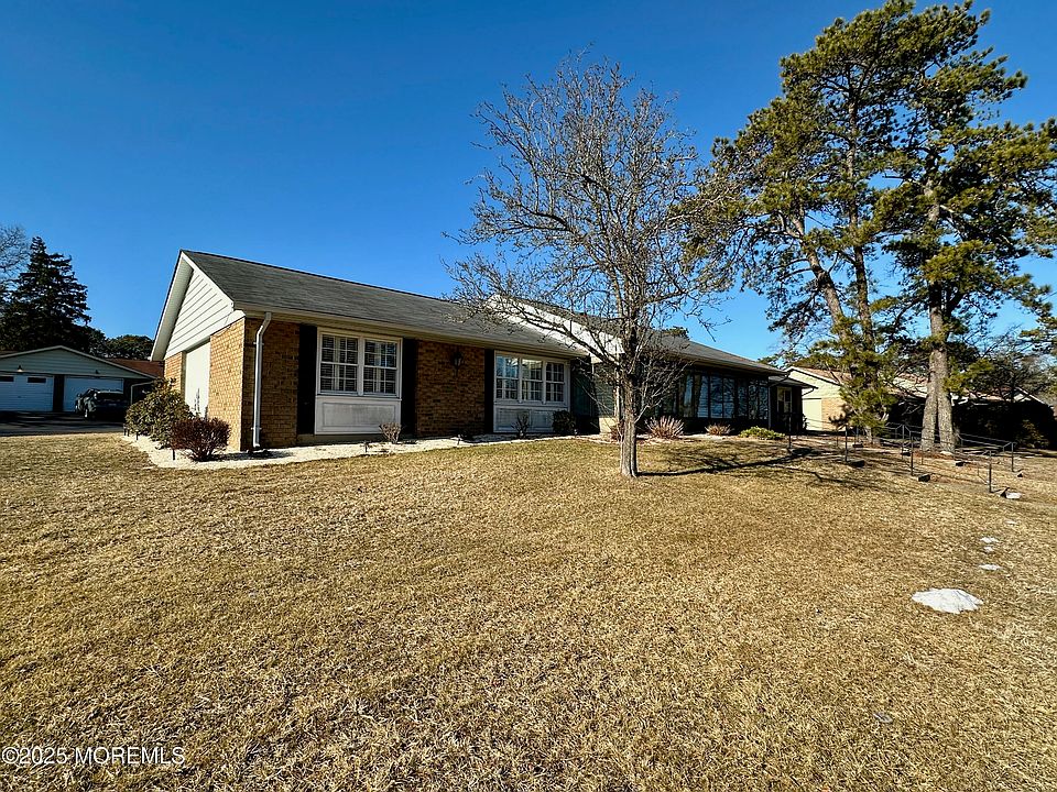 1st image of 22A Buckingham Drive