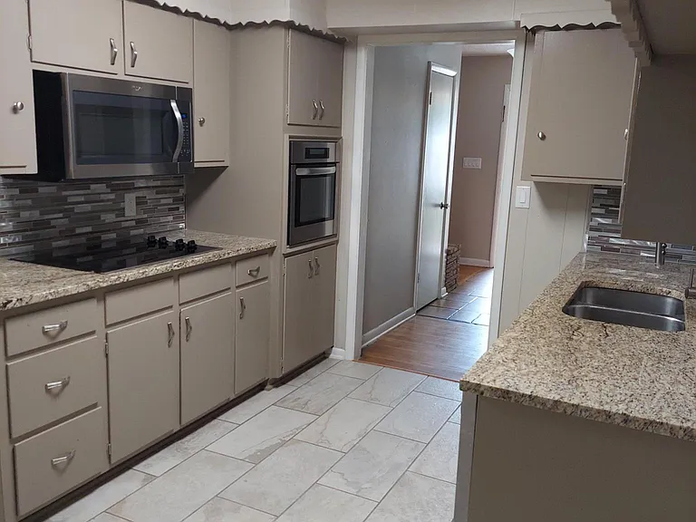 231 E Fort Worth St — Photo 11
