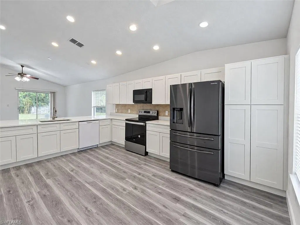 3 bed, 2.0 bath, 1506 sqft, $2,200 — Photo 4