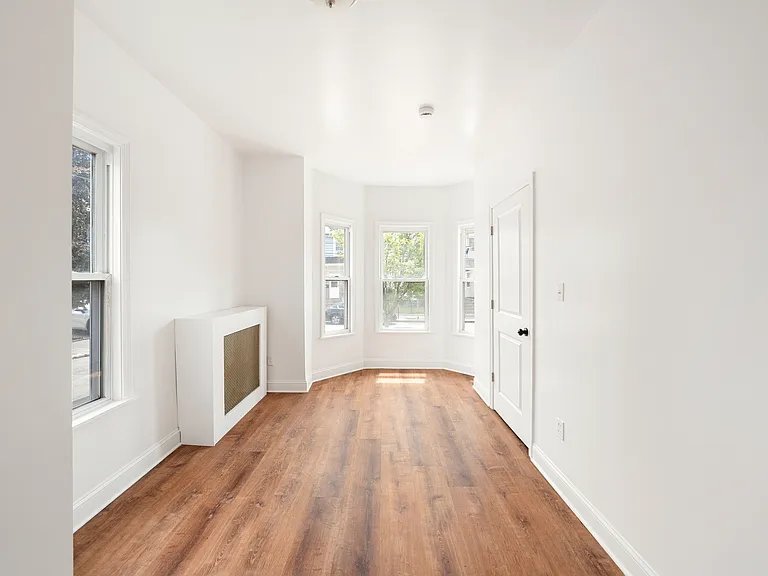 16 Oakes St #1 — Photo 3