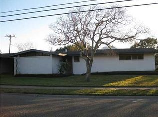 301 Cape Cod Dr, Corpus Christi, TX 78412