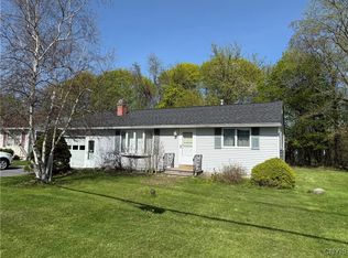 212 Vanida Dr, Camillus, NY 13031