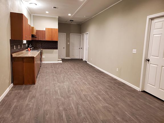 2nd image of 1129 S Montgomery St #1