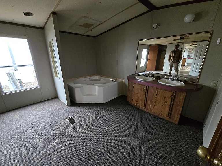 640 Nisbet St #25 — Photo 7