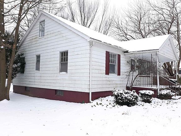 2nd image of 2914 Lincoln Way W