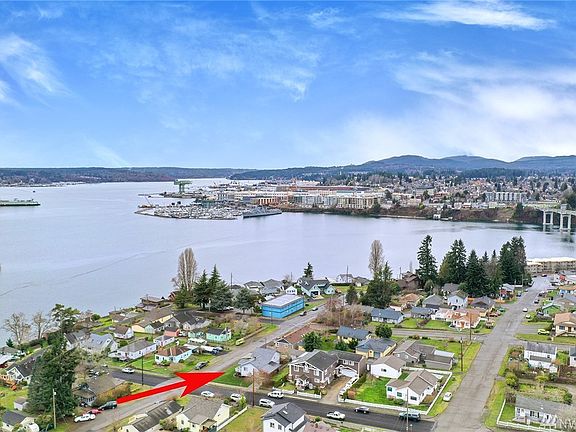There's the ferry, shipyard, downtown Bremerton, mountains and Manette Bridge!