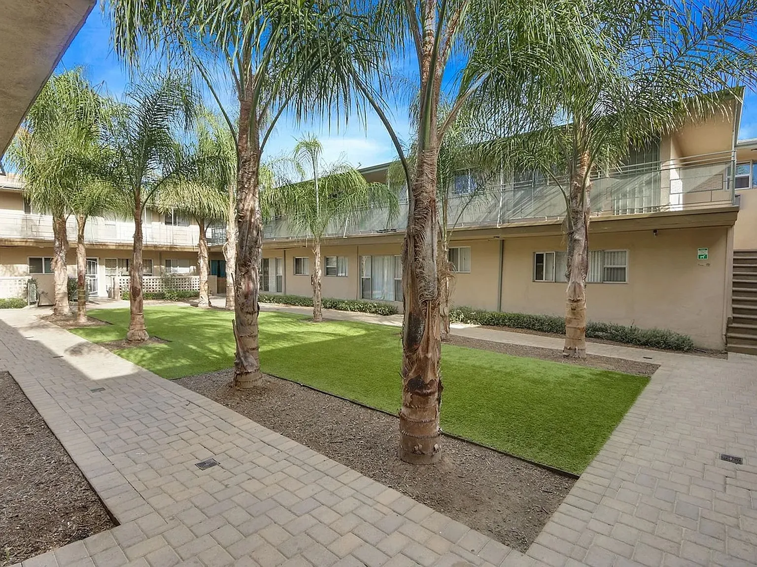 4050 Stevely Ave — Photo 3