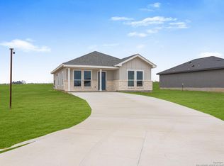 140 Camino Verde Ct, La Vernia, TX 78121