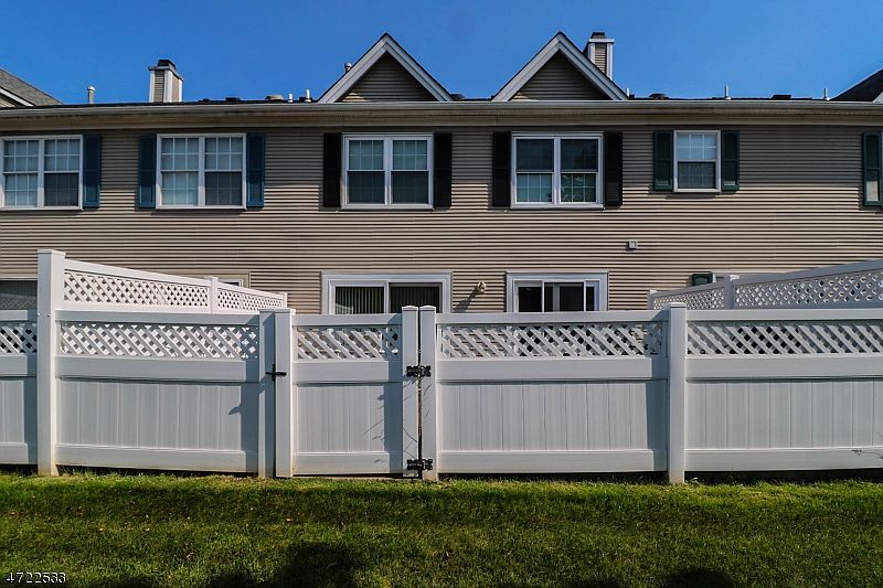 2nd image of 702 Bayley Ct