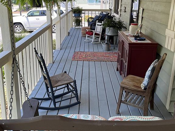 5th image of 210 NE 39th Street