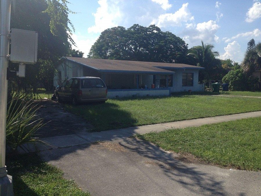 1st image of 561 NW 34th Ter