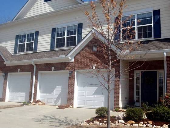 1st image of 707 Bartlett Cir