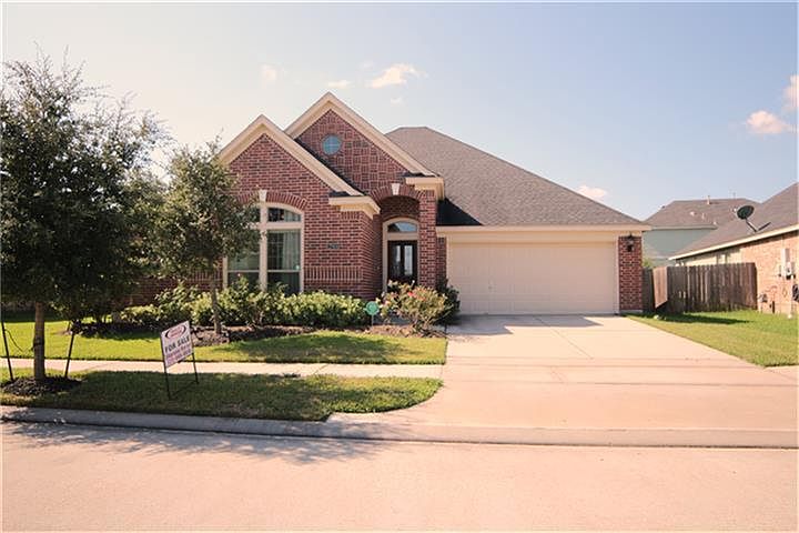 1st image of 12906 Hawthorne Shores Dr