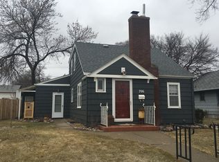 706 6th Ave SE, Jamestown, ND 58401