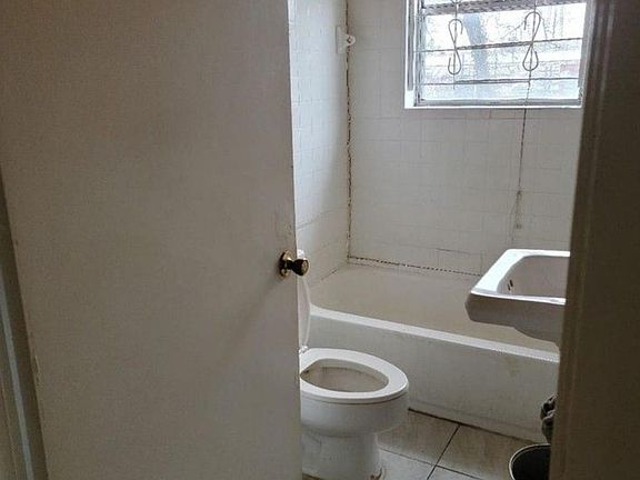 5th image of 5410 Margarita St #3