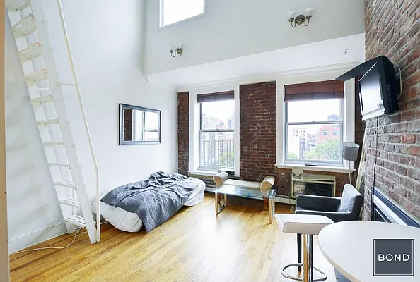 Rented by Bond New York | media 9