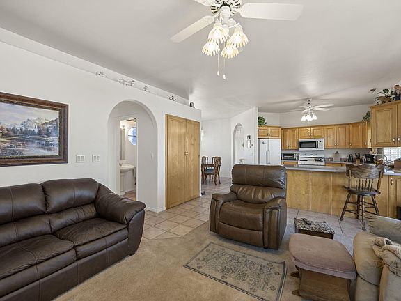 5th image of 77 S 2000 E