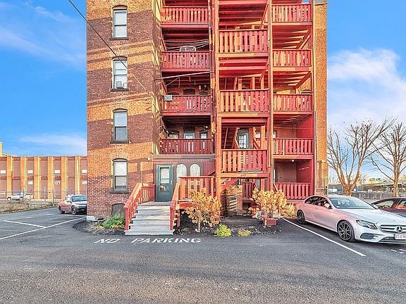 2nd image of 649 S Summer St #3-L