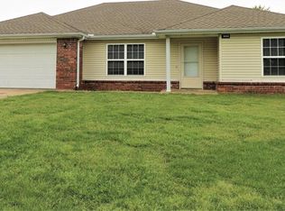 908 Fieldstone Ct, Centerton, AR 72719