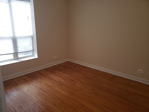 3rd image of 5152 S King Dr #5162-3