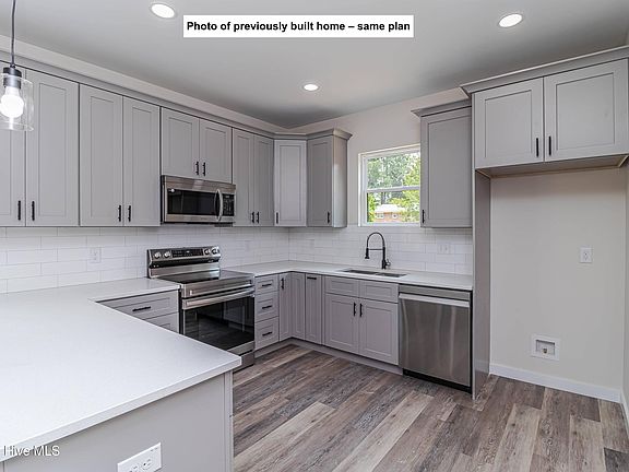 4th image of 437 Evans Street