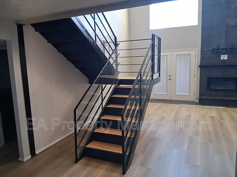 10354 Hendrix Rd NE — Photo 5