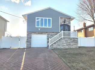 2370 Beverly Rd, Wantagh, NY 11793