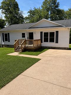 1st image of 807 Foxwood Ct SW
