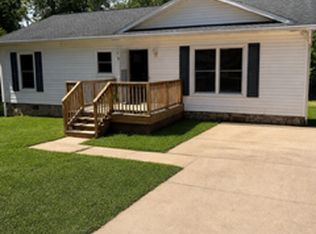 807 Foxwood Ct SW, Lenoir, NC 28645