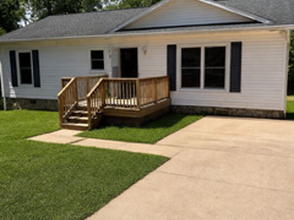 807 Foxwood Ct SW