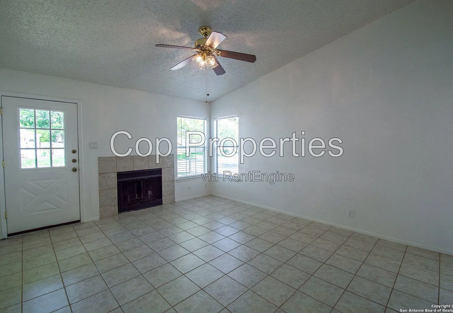 3 bed, 2.0 bath, 1248 sqft, $1,750 — Photo 4