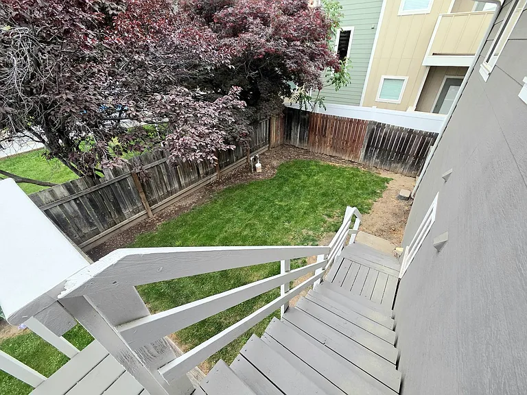 1409 Maple St — Photo 2